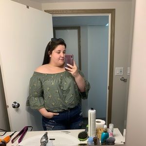 Meet your Posher, Danielle